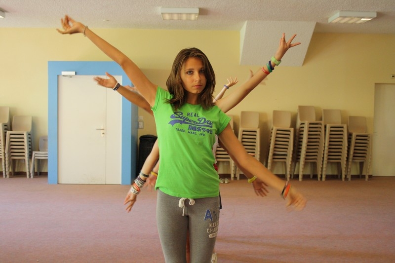 Village Camps International Summer Camp Leysin, Switzerland 2025-08-09 https://www.villagecamps.com/journals_admin/images/708-20-dance (27).jpg